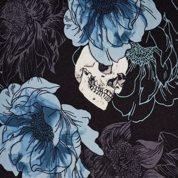 Torrid 3 3x Pixie Pant - Luxe Ponte Floral Skull - Picture 2 of 2